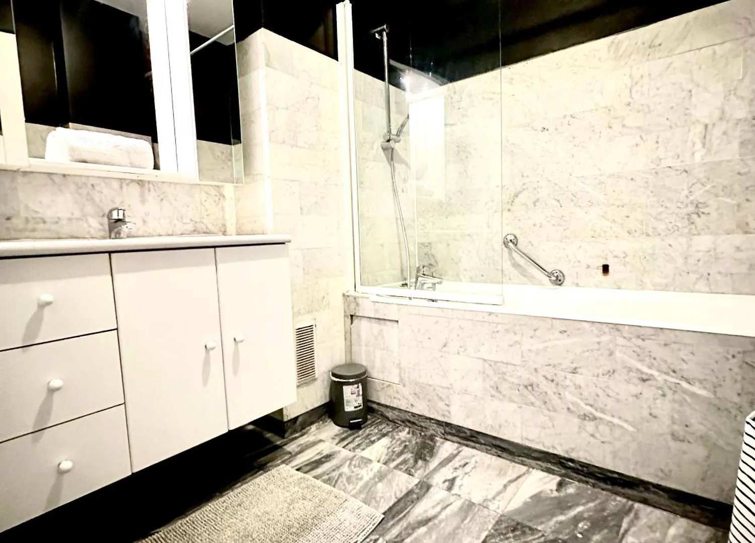 Apartment Champs Elysees Paris